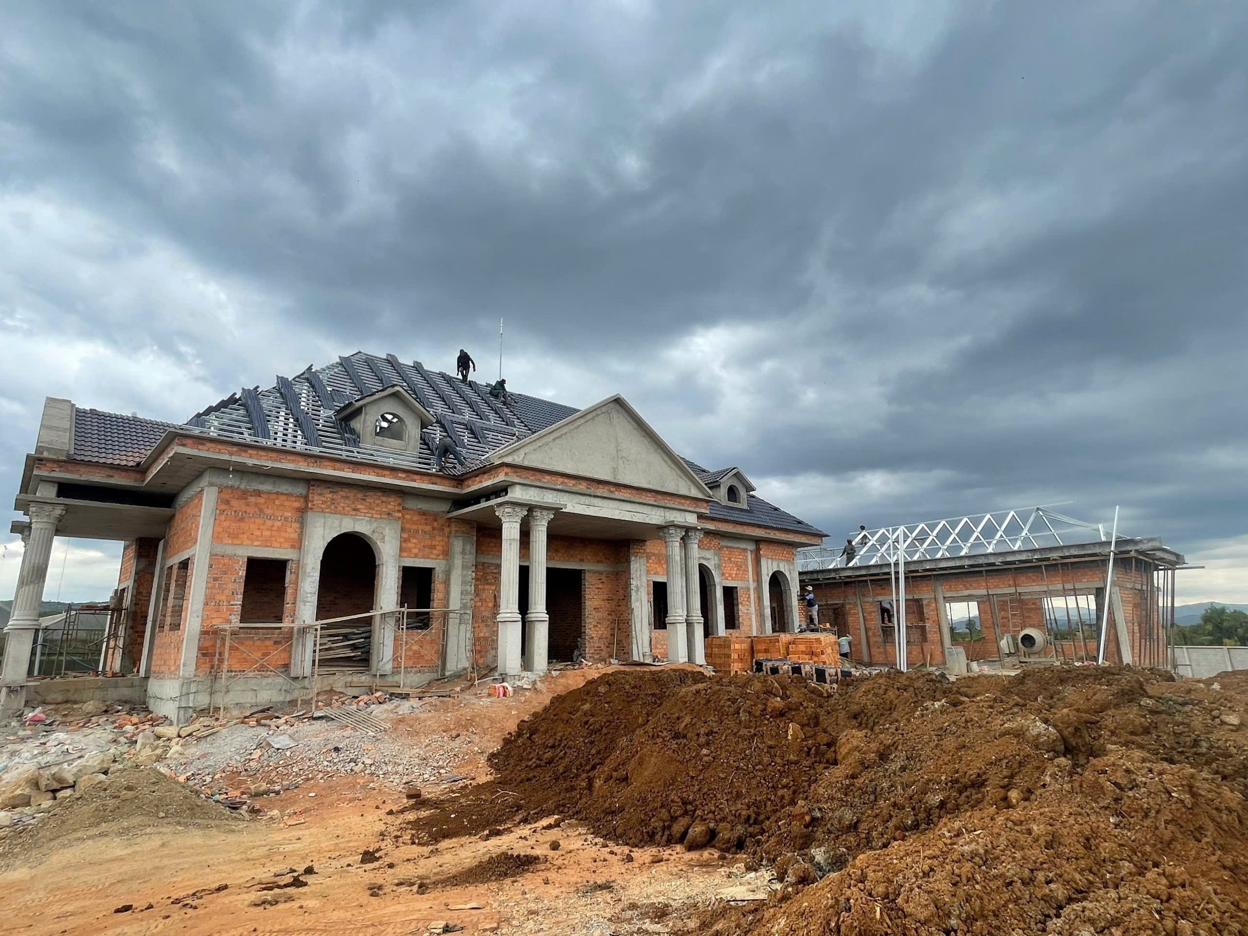 đơn vị thi công mái ngói